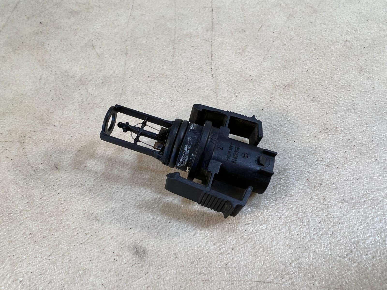 MERCEDES-BENZ Mercedes G class W463 Genuine Intake Temperature Sensor A0005422818