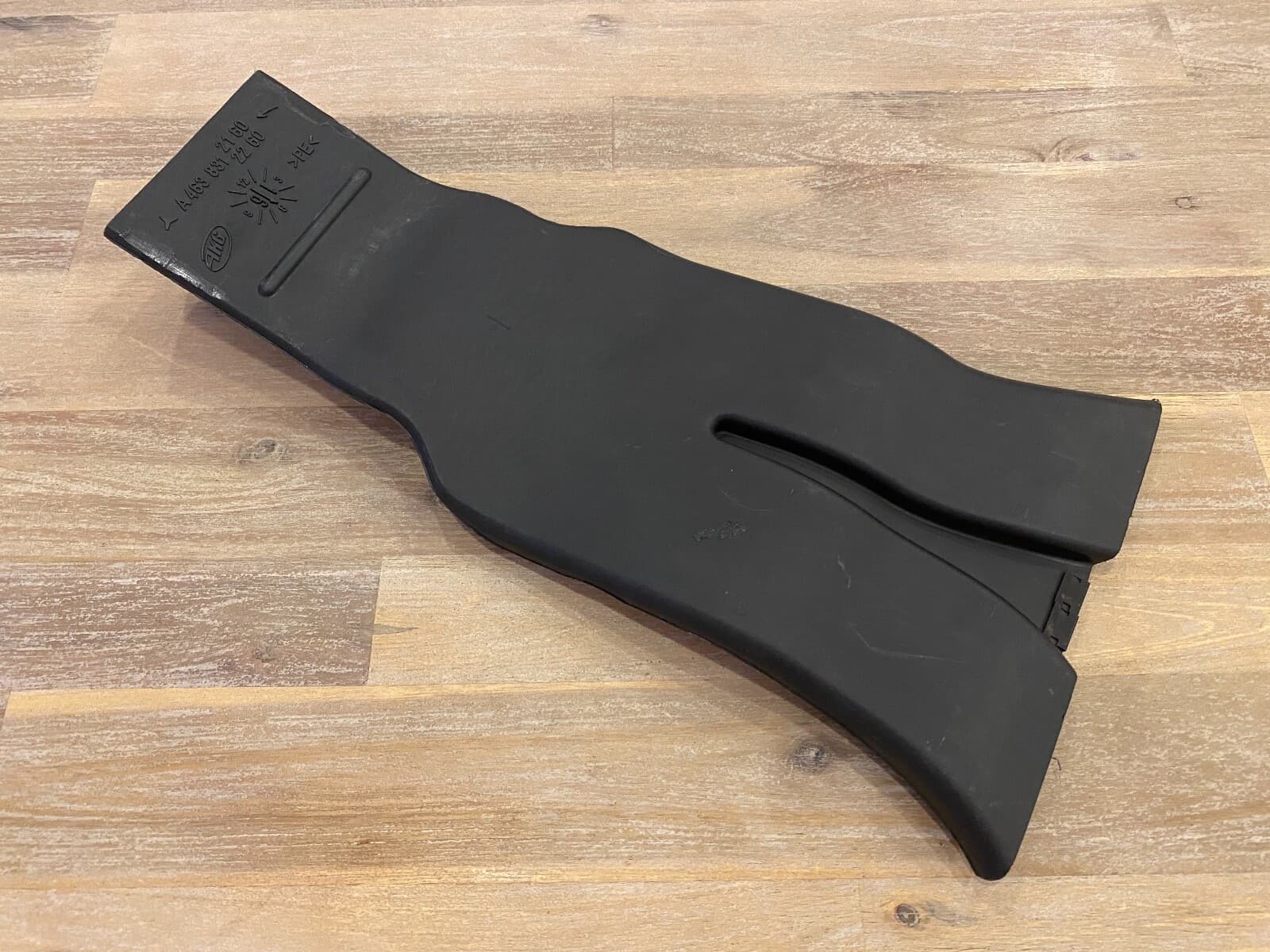 MERCEDES-BENZ Mercedes G class W463 GENUINE Rear Left ore Right Air Vent Duct For the Foot