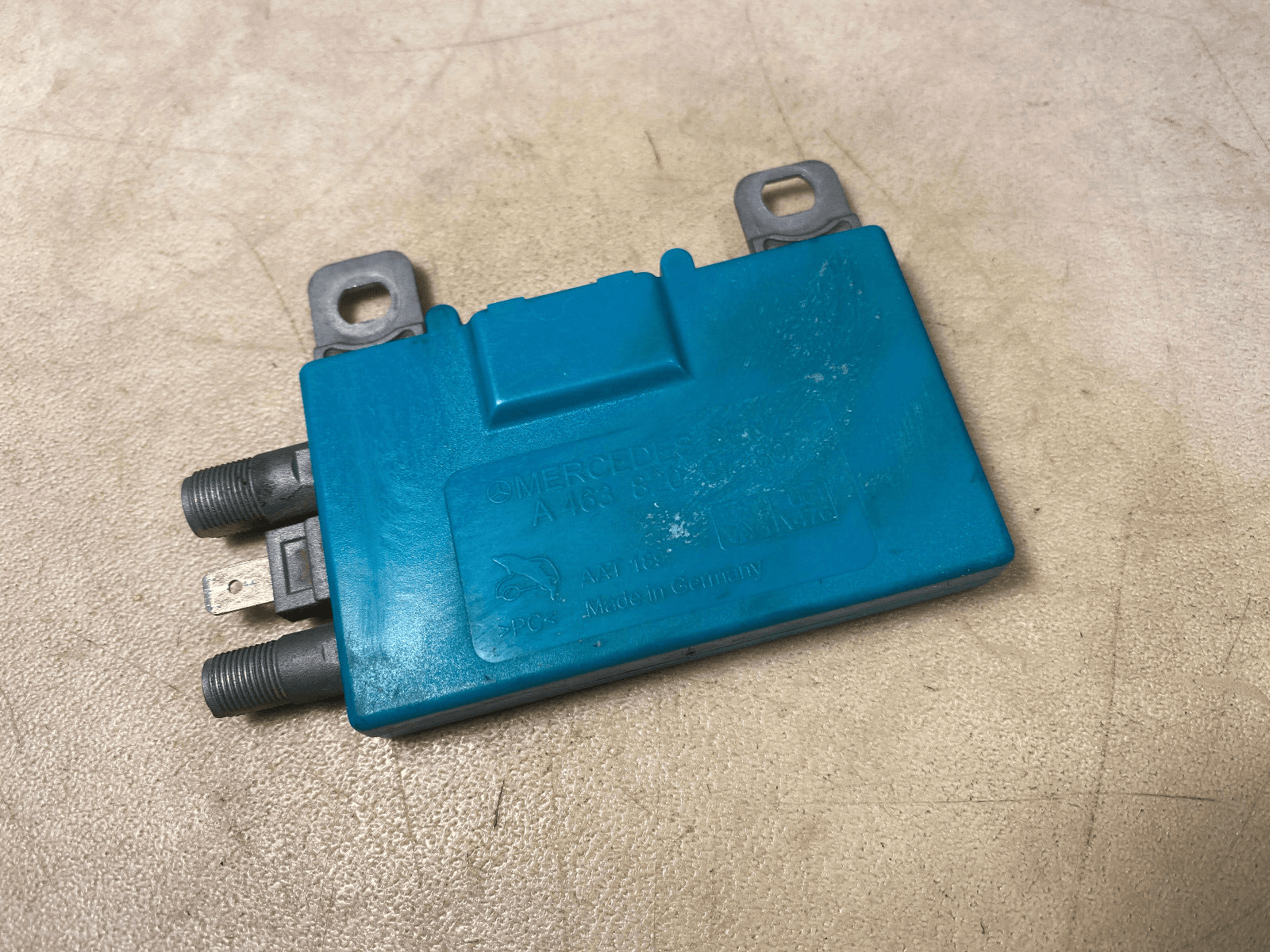 MERCEDES-BENZ Mercedes G class W463 GENUINE Antenna Amplifier control Unit A4638200789
