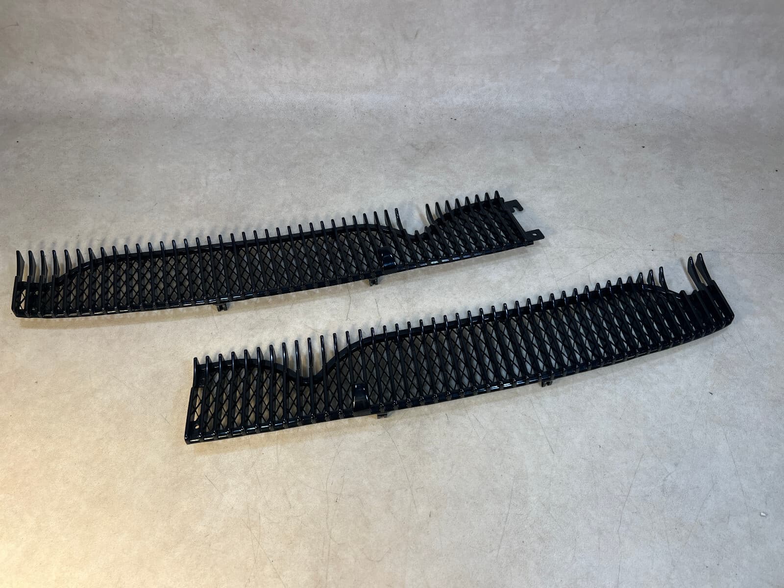 BMW BMW 7 Series E23 GENUINE Cowl Vent Hood Grill Air Inlet Grill Black Shadowline