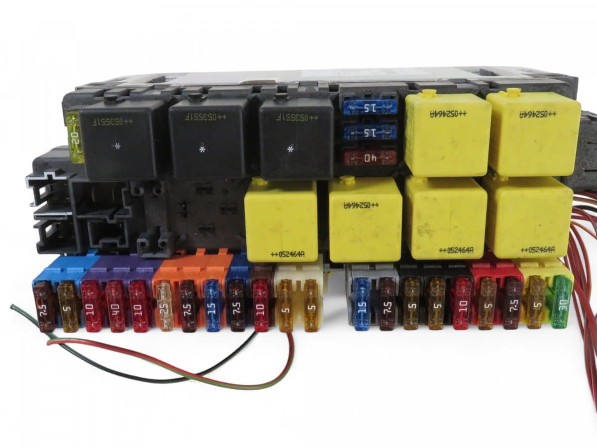 MERCEDES-BENZ A2305453832 A2305454632 A2305454432 A2305451932 A2305450832 Fuse box MERCEDES-BENZ SL-CLASS (R230) (2001-2012)