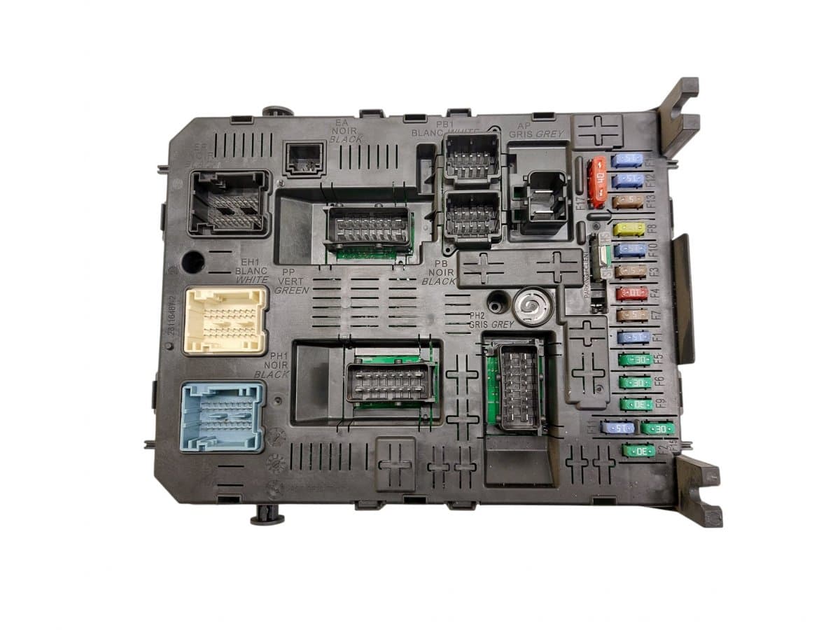 PEUGEOT 281164872 281197595 Fuse box PEUGEOT 5008 I (T87) (2009-2016)