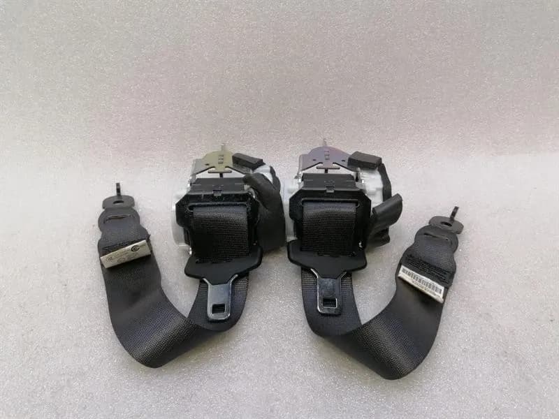 ROLLS ROYCE Rolls Royce Wraith RR5 Coupe rear seat belt 72117240797 seat belt rear-