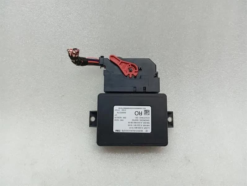 MERCEDES-BENZ Mercedes C Class W205 Park Brake Module A2539001501 Parking Brake Control Unit -