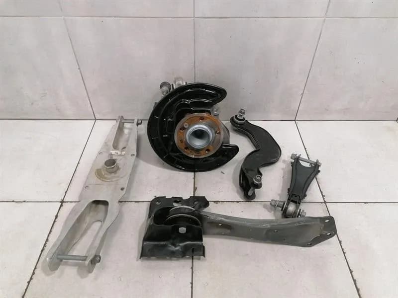 MERCEDES-BENZ Mercedes GLB W247 Left Rear Hub A2473502300 Wheel Bearing Housing Rear Left -