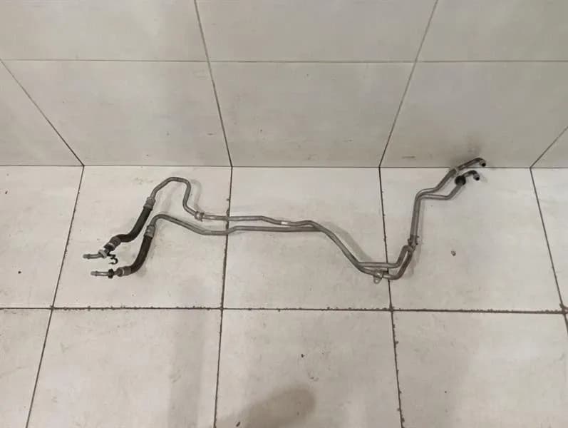MERCEDES-BENZ Mercedes C63 AMG W205 Gearbox Pipes A2052700203 Transmission Oil Line M177 4.0-