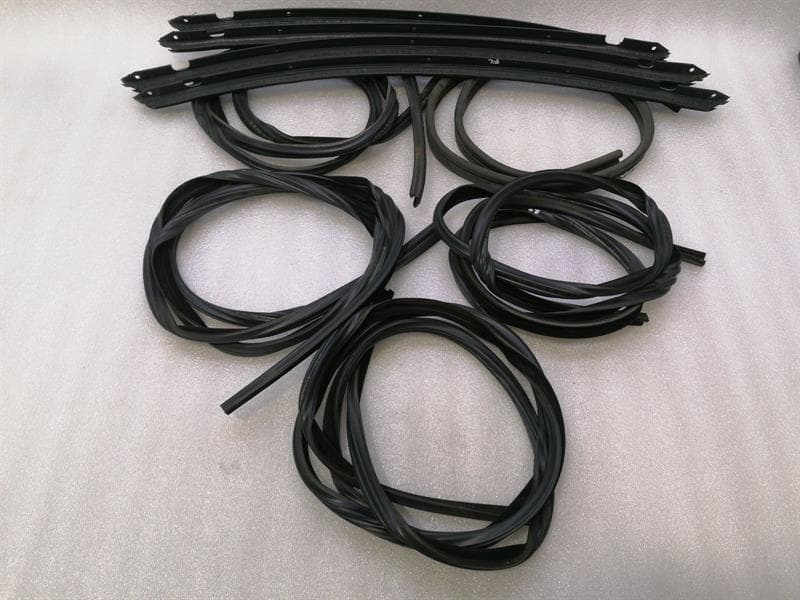 MERCEDES-BENZ Mercedes G-Wagen W463 Sealing Rail Set A4637250465 Door Seals Set