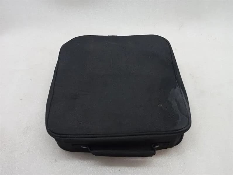 AUDI Audi R8 4S AWD Tool Kit Tool Kit