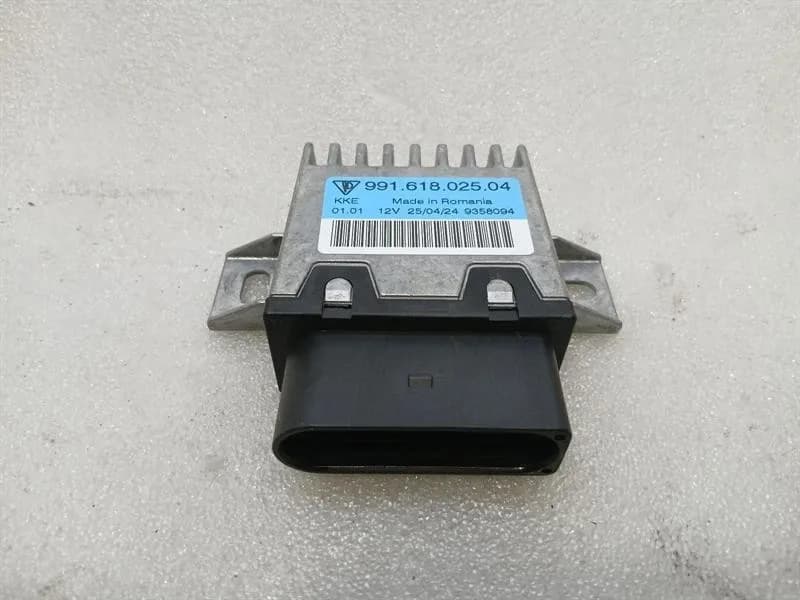 PORSCHE Porsche Cayman 718 GT4RS Electronic Module 99161802504 Fuel Pump Control Unit