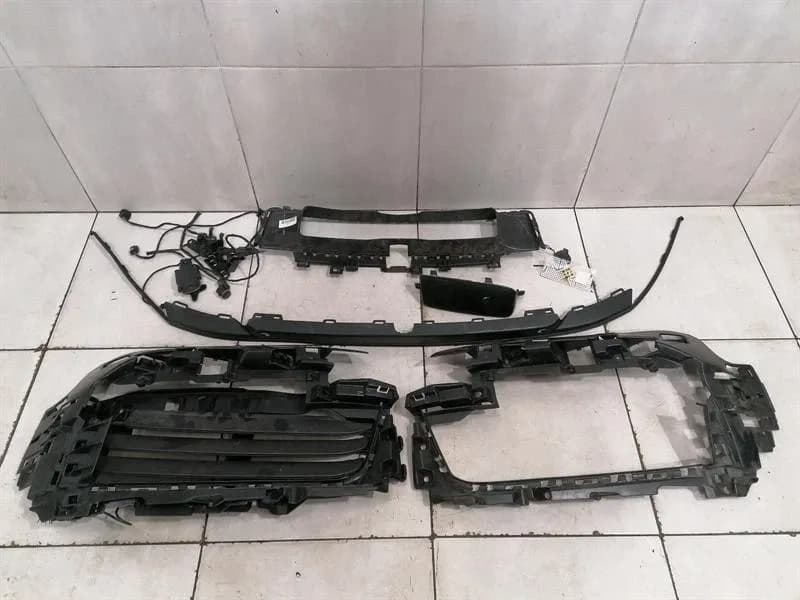 PORSCHE Porsche 911 992 Front Bumper Parts 992807230A Front Bumper Parts Defects