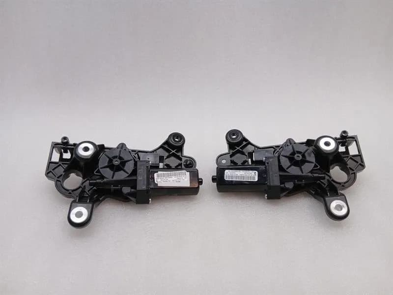 MERCEDES-BENZ Mercedes CL W217 Front Seatbelt Feeder Set of 2 A2178600182 Actuator Set